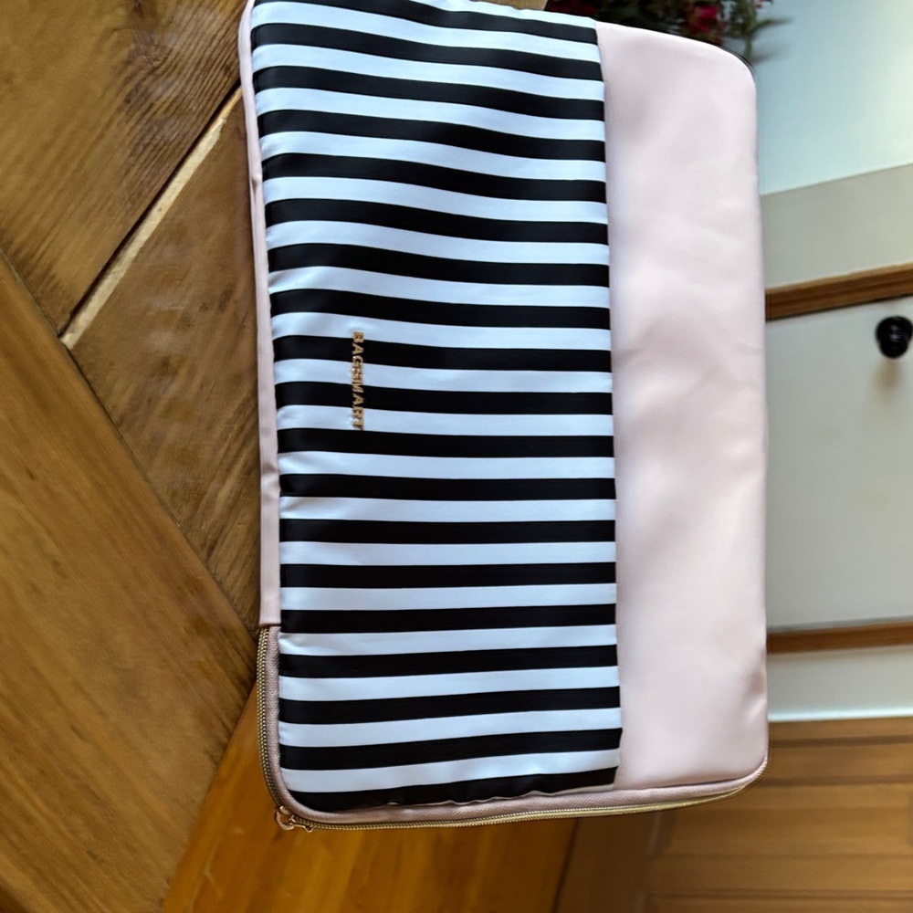 Bagsmart Black and White Striped Binder with Pink Accents